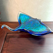 Load image into Gallery viewer, Handblown Glass Manta Ray
