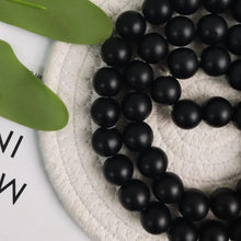 Load image into Gallery viewer, Black Wooden Bead Garland With Tassels
