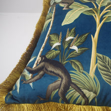 Load image into Gallery viewer, Luxury Velvet Gold &amp; Green Cushion Cover With Tassels
